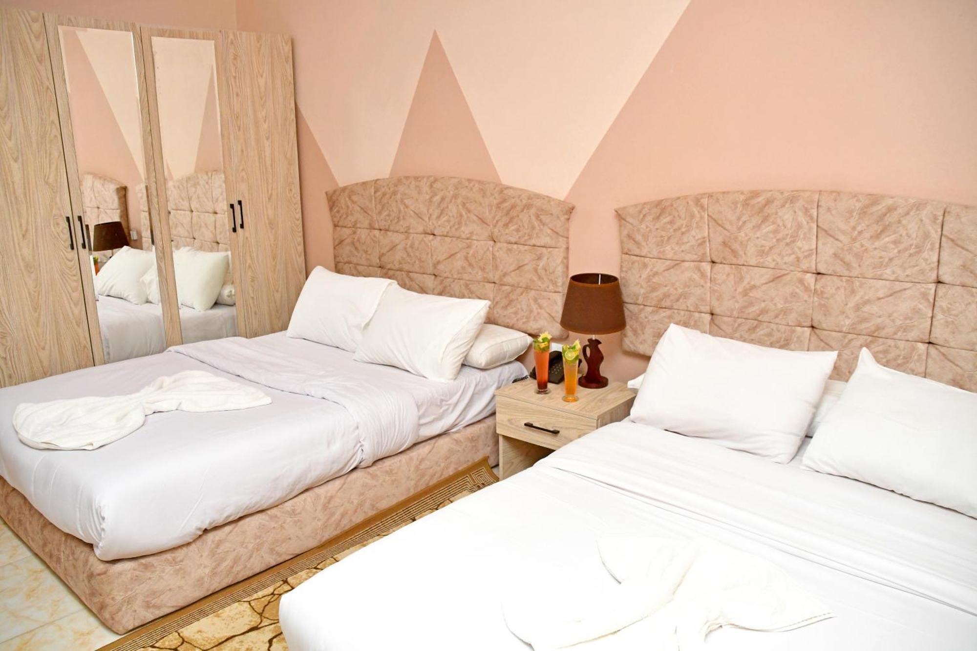 Nun Pyramids Hotel Kafrat al Jabal Quarto foto